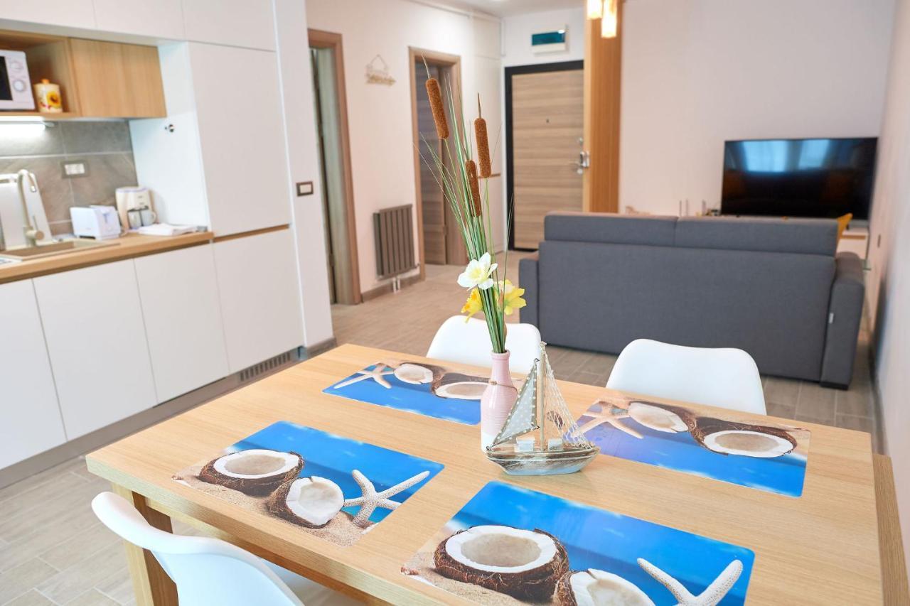 Opal Luxury Apartment 92 Spa N Pool Beach Resort Năvodari المظهر الخارجي الصورة