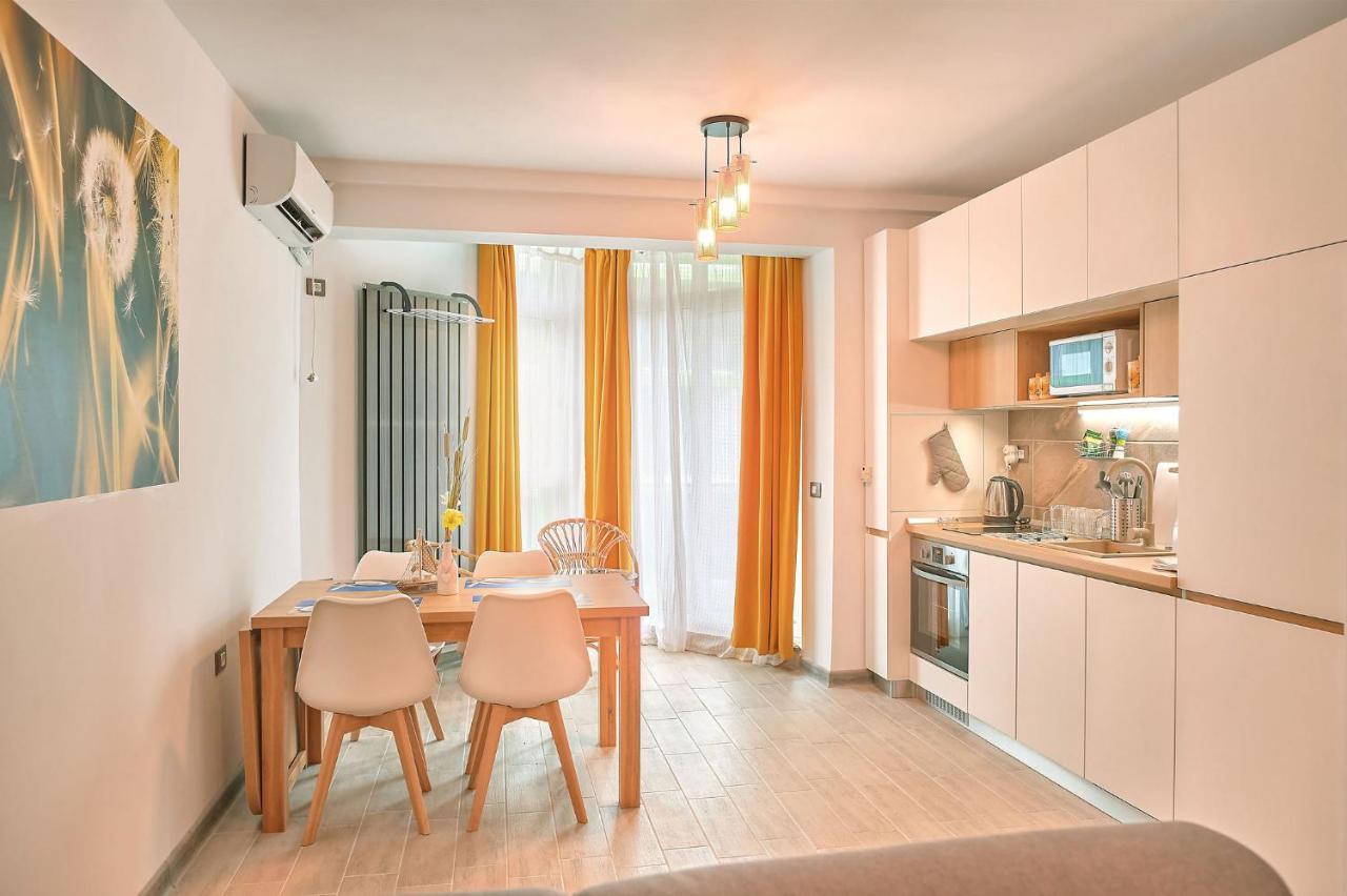 Opal Luxury Apartment 92 Spa N Pool Beach Resort Năvodari المظهر الخارجي الصورة